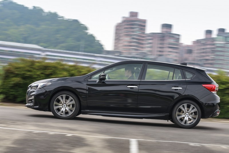 下盤的紮實度與懸吊系統對應台灣道路的合宜性,提升了Impreza 5D 1.6i-S擔任一般通勤用車的親和度。