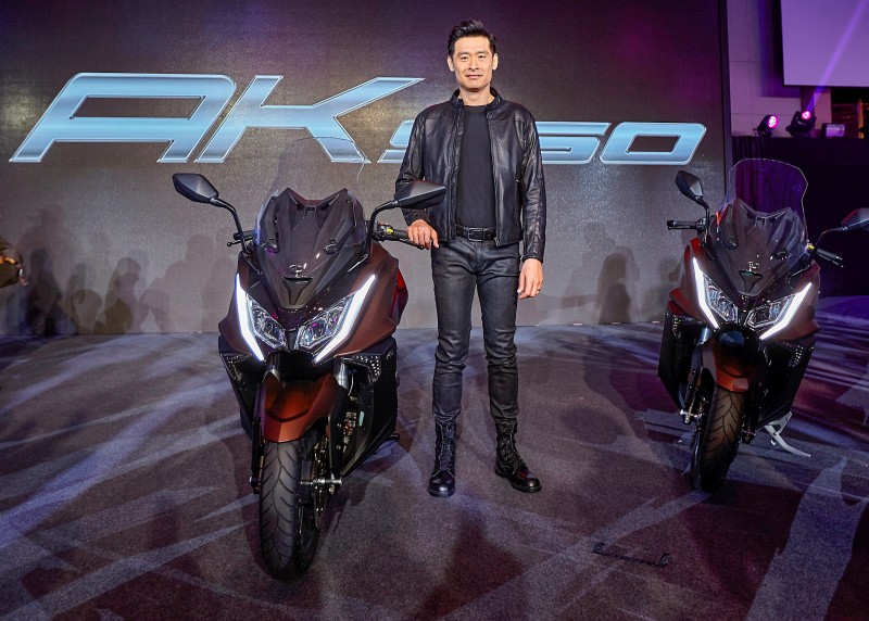 Kymco 53歲生日驚喜一籮筐！AK550率新車系與新代言人齊登場