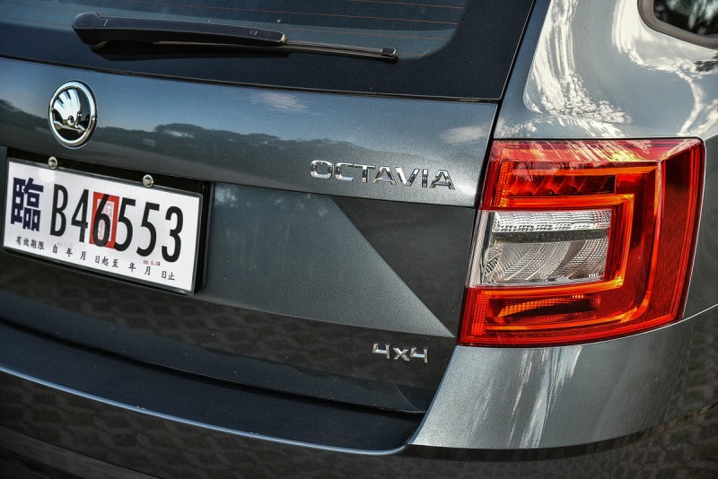 水晶切割面鈑件造型與LED燈光是新世代Skoda Octavia外型重點