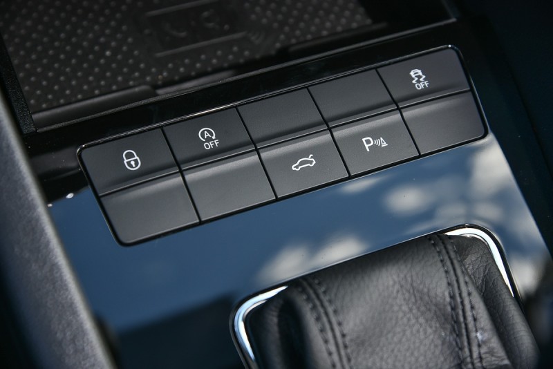 Octavia Combi 1.8TSI 4X4搭載更有樂趣的ESC-Sport運動化車身動態穩定系統(咦?動力模式呢?)