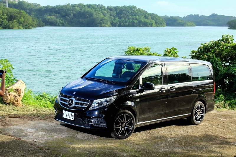 這次帶領我們往返苗栗「Mercedes福爾摩沙森林」的腳力就是7人座商旅最高殿堂:V250d