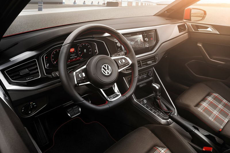 Polo GTI的座艙非常的GTI,令人愛不釋手。