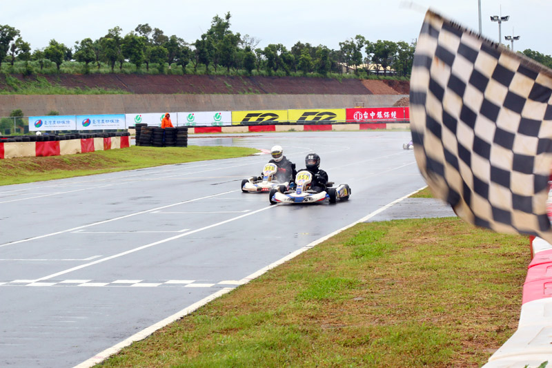 Yamaha SL預賽一由賴泓源(957號車)拿下第一。