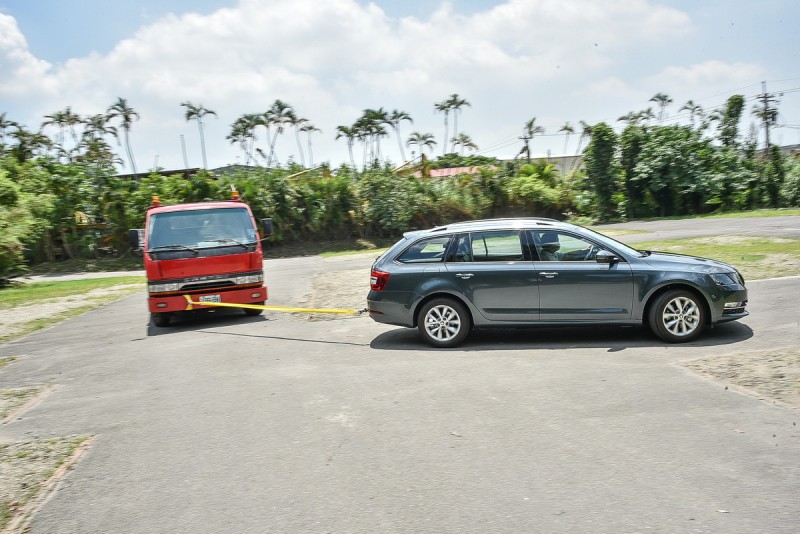Skoda Octavia 1.0 TSI連拖車都能輕鬆拉動了!1000c.c.ㄟ掐啦!