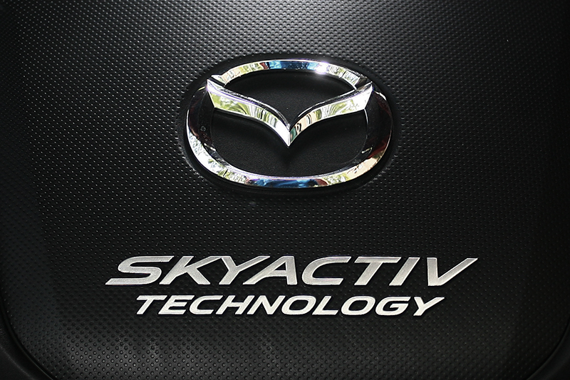 創馳藍天 -- Skyactiv,期待超越一如嚮往天空無極限。