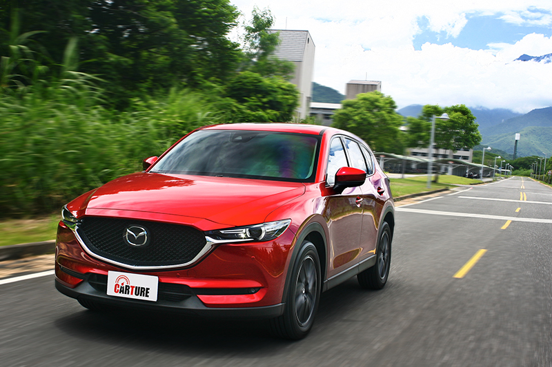 CX-5的動態反應來得更有個性,要開好得多花時間熟悉其特性。