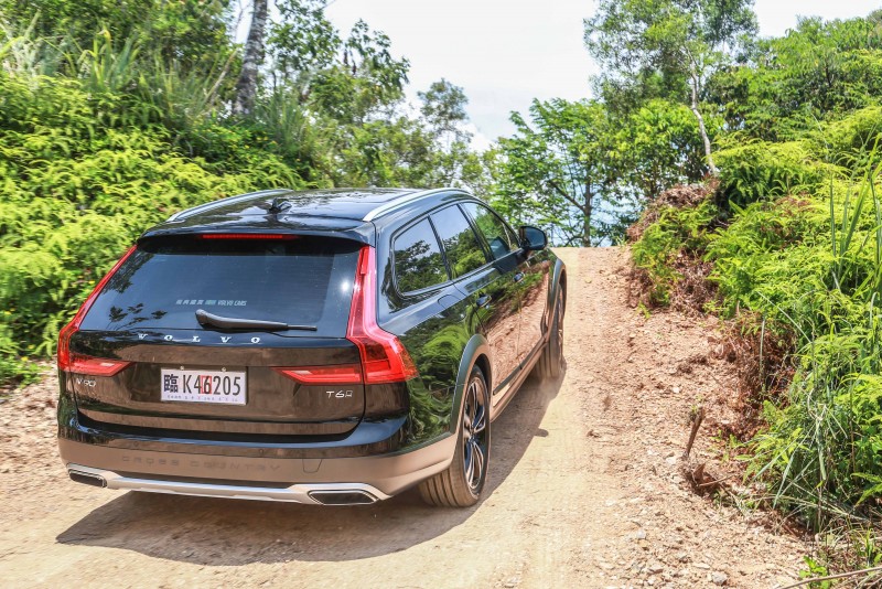 日前CARTURE車勢文化也受邀搶先試駕體驗V90與V90 Cross Country兩車型,表現如何?敬請期待後續試車報導!
