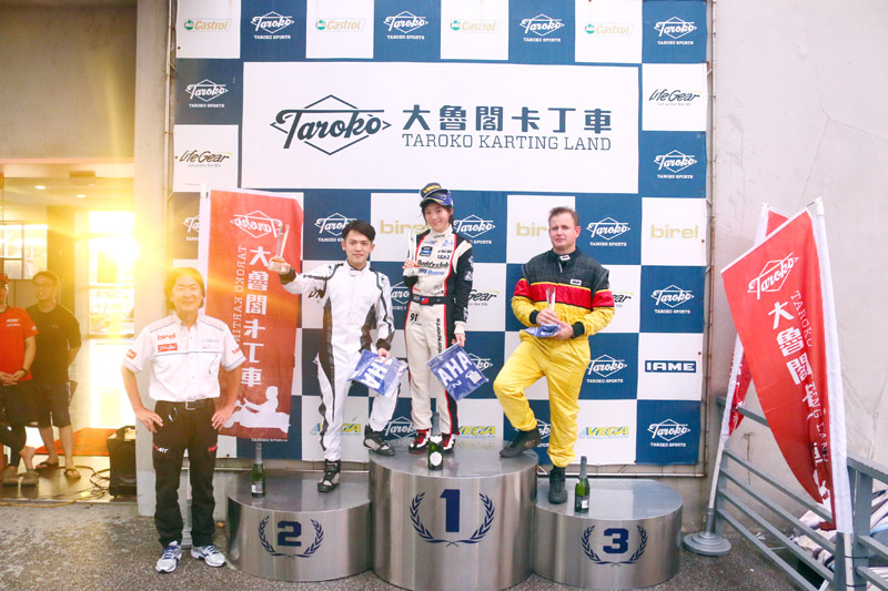 Yamaha SL新手組決賽前三名:陳映瑜、賴泓源、Steve Fish。