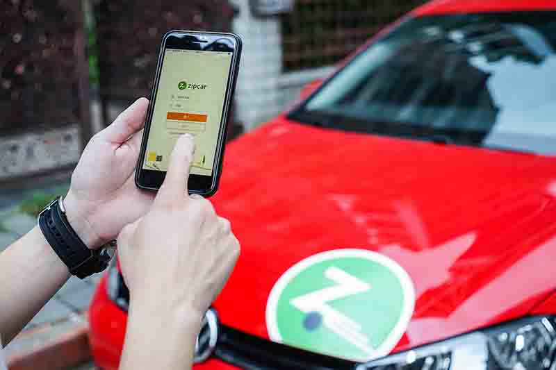 Zipcar共享汽車平台可輕鬆使用行動裝置取用車輛。