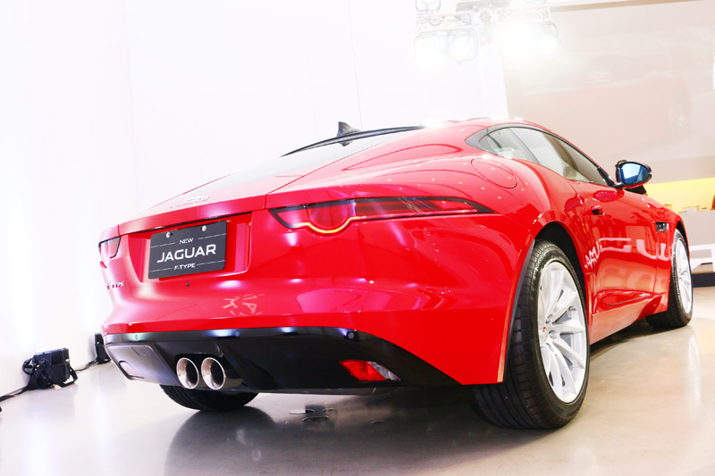 18 年式 New F-Type Coupé建議售價自 379 萬起。