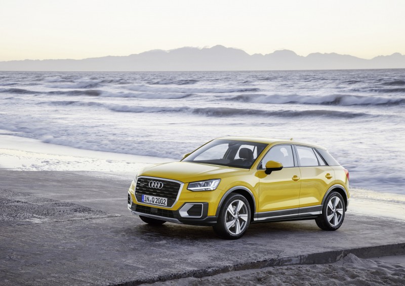 全新 Audi Q2 車系外觀造型突破既有框架,捨棄經典四柱式的洗鍊設計,以粗壯的C柱造型,創造懸浮式車頂視覺效果,更提供多項個性化配備套件,打造專屬潮流個性化風格!