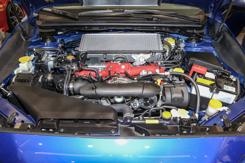 WRX STI則搭載2.5升渦輪增壓水平對臥引擎與SAWD對稱式全時四輪傳動系統,最大動力達到300hp,搭配強化的六速手排變速系統,0~100km/h加速僅需5.2秒。