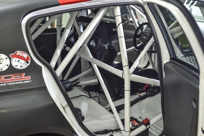 308 Racing Cup雖然是廠車,但保留了後車門開啟功能