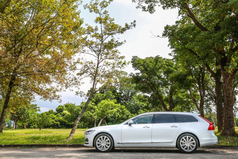 不是賣車，Volvo V90/V90 Cross Country賣的是生活態度