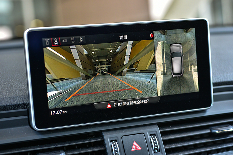 倒車顯影與360度環景顯影系統,讓倒車、停車或駛出車位都更加安全且簡單。