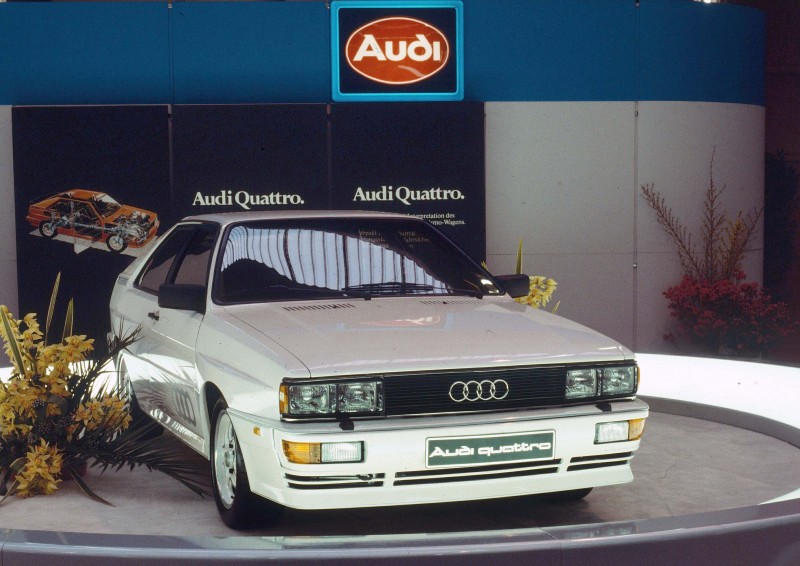 Ur quattro在1980年的日內瓦車展上亮相,揭開quattro傳說的序幕,隔年帶領Audi成為第一個拿下WRC冠軍車廠頭銜的德國車廠,也讓四輪傳動技術為之驚艷!
