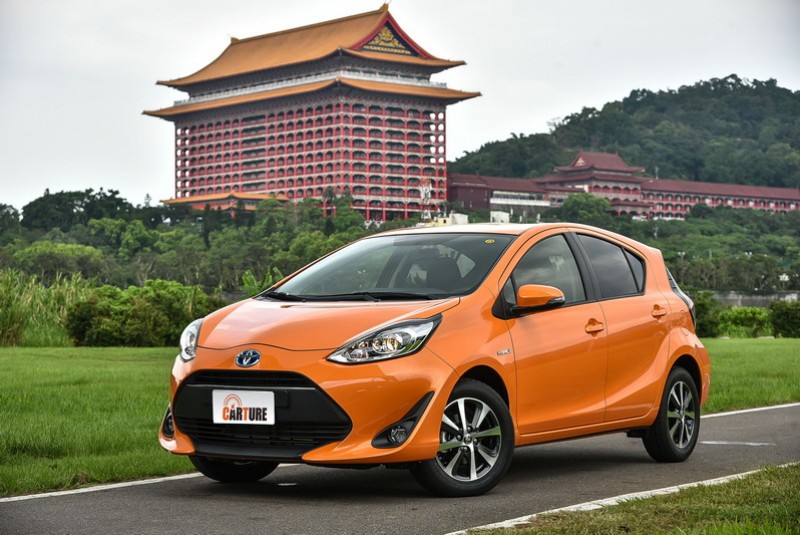 提升街景美學 Toyota Prius c 油電都會小精靈改款試駕