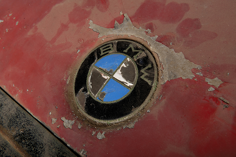 你的BMW Logo舊了嗎?有見過淘寶或漏天在賣的山寨版黑白色Logo嗎?