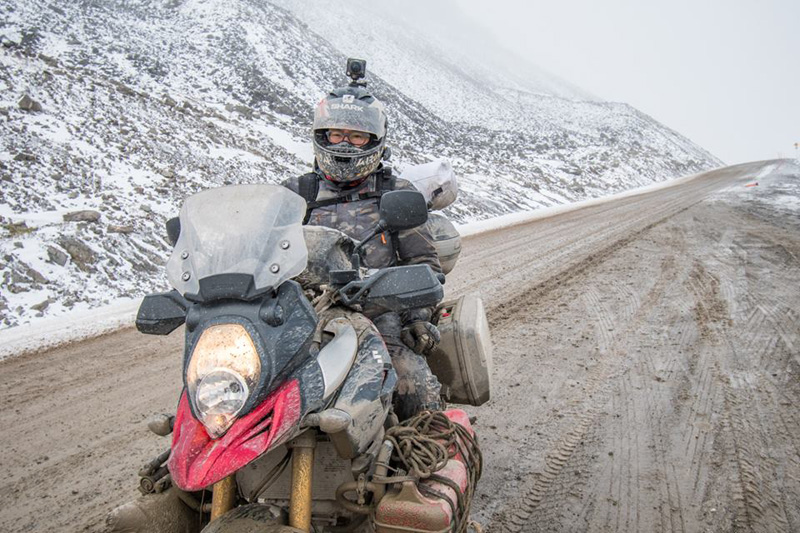 V-STROM 1000 火花羅在北極圈道頓公路上的無懼挑戰。
