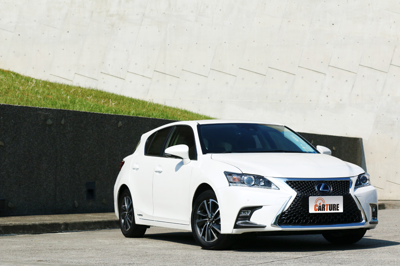  在省油與品牌形象之外─Lexus CT 200還有何能耐？ 