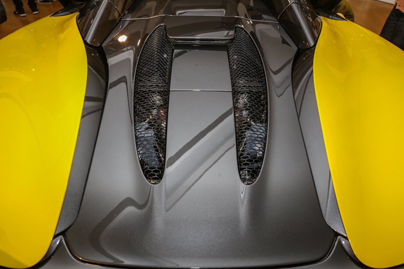 搭載McLaren M838TE的3.8升雙渦輪V8引擎,可發揮570PS/600Nm輸出表現。
