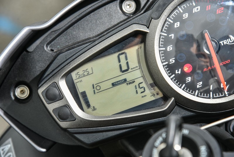 Speed Triple R不但有ABS,動力輸出與動態穩定系統還有5種模式可選