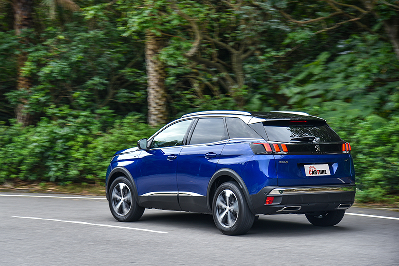 改以SUV之姿再登場的3008 SUV,也不因增高的重心讓操控感受打上折扣。