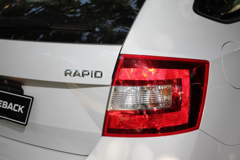 這是改款前的車尾,請注意Rapid車名的金屬字位置