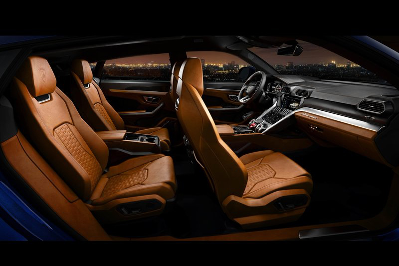 這或許是Lamborghini所出品的車款中最舒適的座艙了吧?