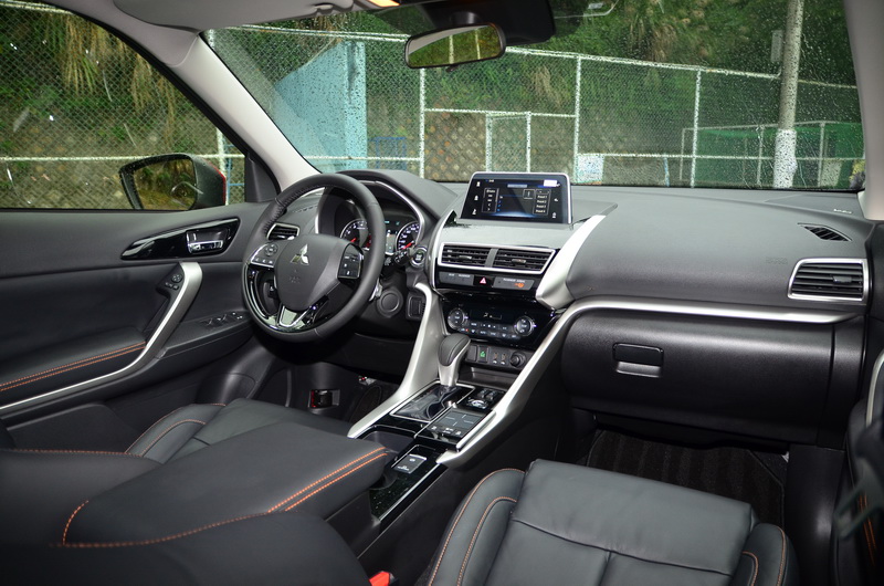 Mitsubishi累積數年的能量全數導入Eclipse Cross,新世代車款的車艙內裝果然質感不凡!