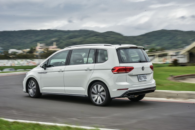 VAGVolkswagen在國內的三個中只有Volkswagen生產大中小三尺寸MPV車型,根本獨家啊