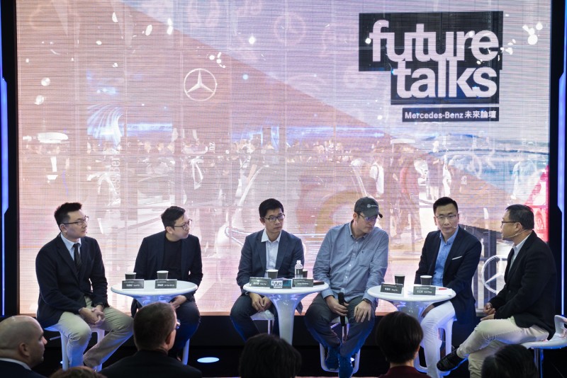 【Mercedes-Benz Future Talks未來論壇 - 互聯移動新想像】專題研討與論來賓:左起《商業周刊》編輯處副總編輯 吳修辰、北科互動設計系專任助理教授 葛如鈞、NextDrive聯齊科技創辦人暨執行顏哲淵、戴姆勒集團數位內容長Sascha Pallenberg、與主講人台灣IBM全球企業諮詢服務事業群合夥人吳建宏。