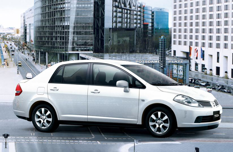 至2018年1月仍有單月110輛新車掛牌數的舊世代四門Tiida,可說是當前台灣當前扣除商用車,安全配備水平最低的車款,別說沒有ESC系統,就連最基本的ABS防鎖死煞車系統都沒有,並僅配置雙氣囊,拜託裕隆日產就把它停售吧!求求你了!