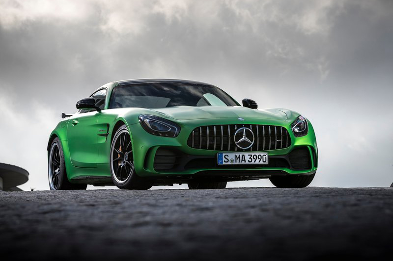 直瀑式水箱護罩放在AMG GT R上真的很帥!