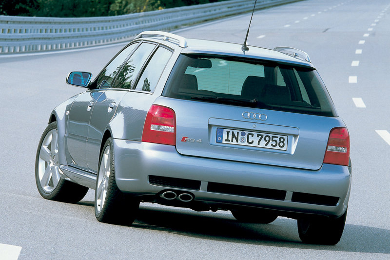 B5世代的Audi RS4堪稱台灣旅行車風潮的濫觴,雖然量不大,影響卻十足深遠。