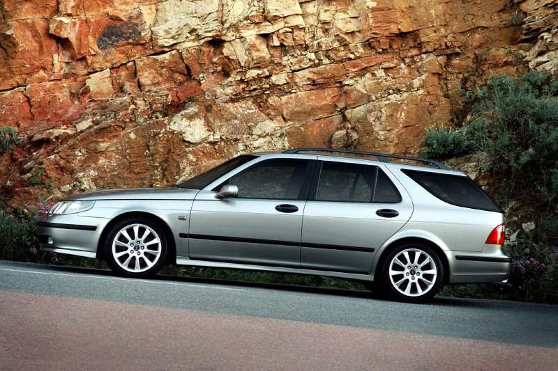如Saab 9-5 Aero這類兼具房車與旅行車的車型,從新車到十幾年後的二手車,兩者間始終有著10~20萬元的價差。