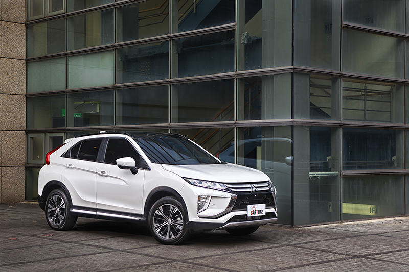  同樣價格，何不選擇日本原裝跨界跑旅MITSUBISHI ECLIPSE CROSS？ 