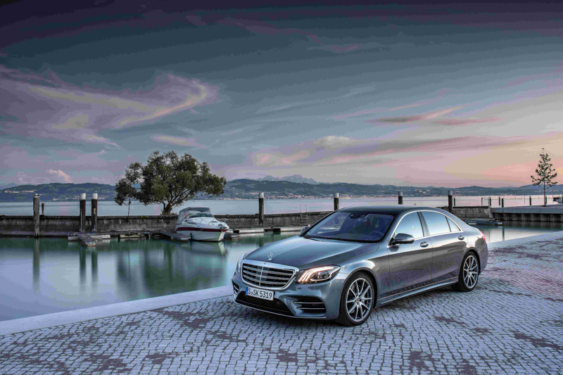 2017年嶄新登台的 The new S-Class,以更為貼「心」、更為「智」能的進化方向,展現「馳」騁大地的王者之風。