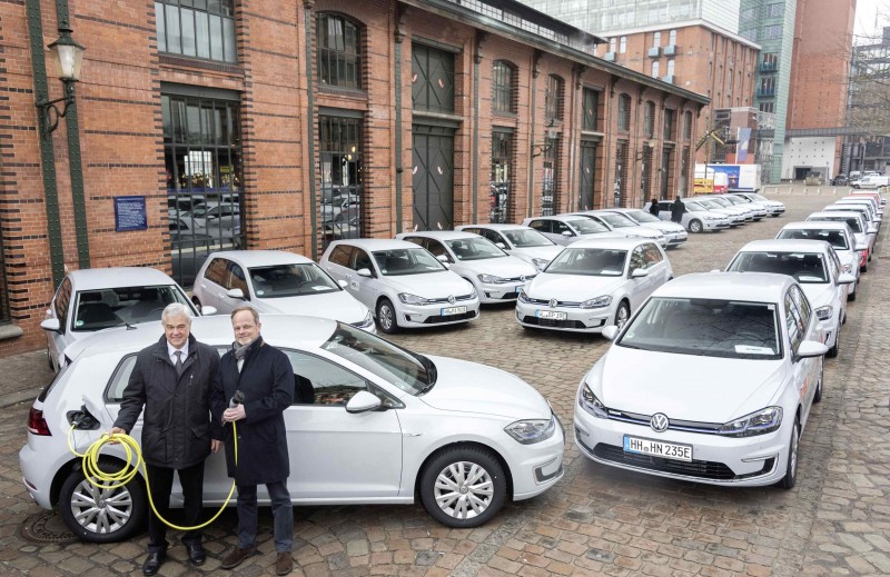 Volkswagen日前交付50輛e-Golf純電能掀背車款予漢堡市民、企業和政府機構部門。