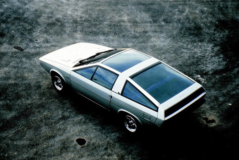 早在1974年便已發表的Pony Coupe Concept,Hyundai說是Le Fil Rouge Concept的啟蒙。