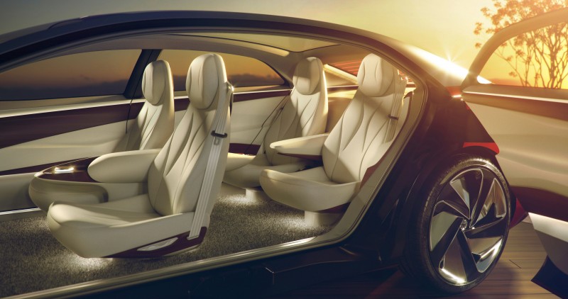 Volkswagen I.D. VIZZION結合擴增實境(AR)與人工智慧(AI)技術,提前刻劃未來移動面貌。