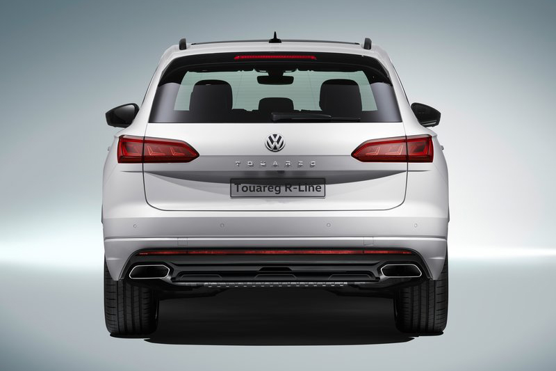 外觀上,全新Touareg一如所想大量沿用2016年所發表的T-Prime Concept GTE設計元素。