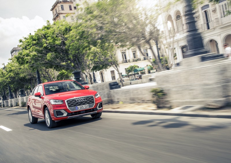 購買Audi Q2 與Q3 車型可享有100萬0%零利率購車優惠、 一年乙式保險及五年原廠保固。