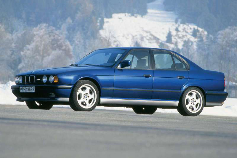 第二代E34 M5(1988年)