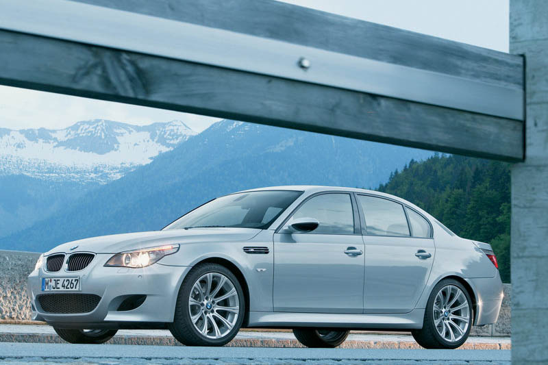 第四代E60/E61 M5(2005年)