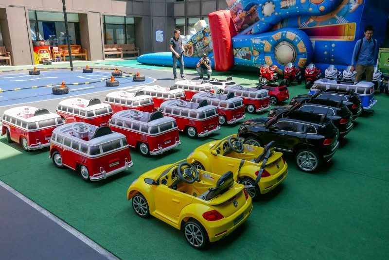 Beetle Land學步車專區採用Volkswagen原廠專屬精品學步車,讓大人也能在舒適空間內與小朋友一同歡樂。