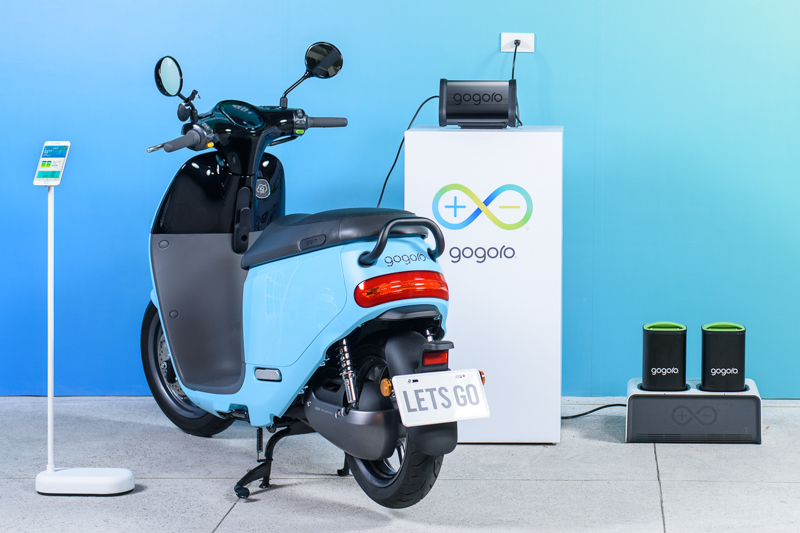 GoCharger® Mobile 隨車電池充電器適用於Gogoro 2 全車系,只要有110V 插座,就能隨時隨地充電,充電6小時,即可增加 82% 的電池電量。