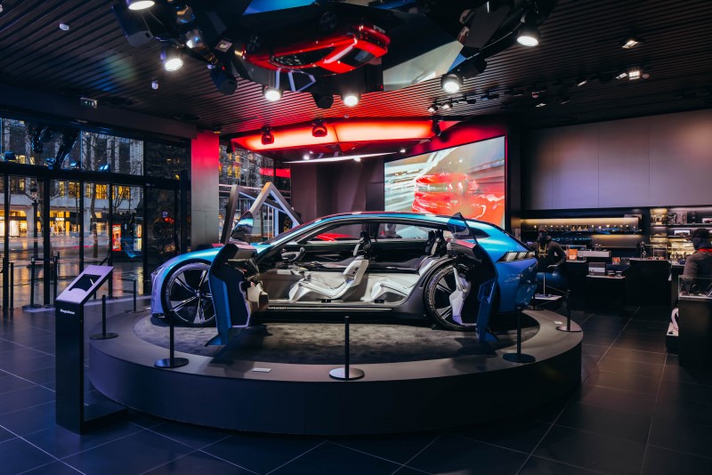 Peugeot Instinct Concept的車尾也能看出未來508SW模樣