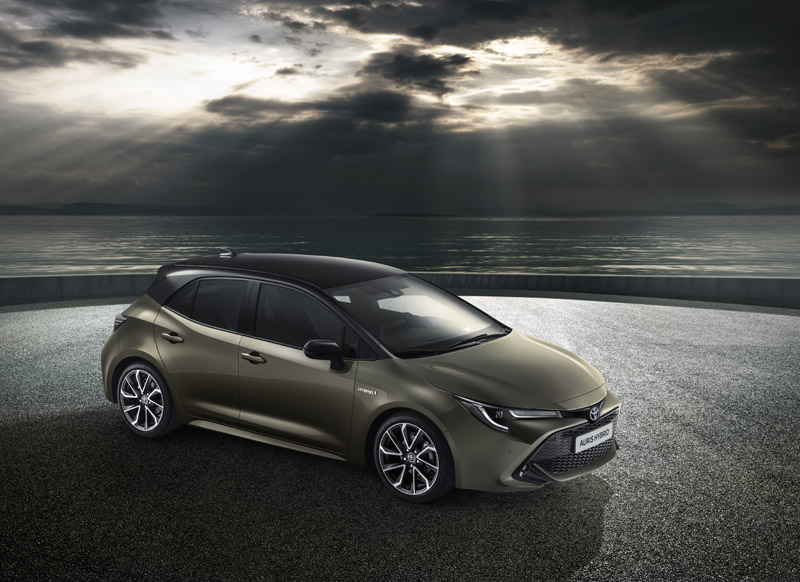 全新歐規Auris Hybrid。