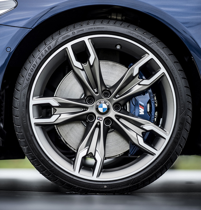 諸多細節設計強調俄著全新BMW M550d xDrive Touring傲視對手的運動性能。